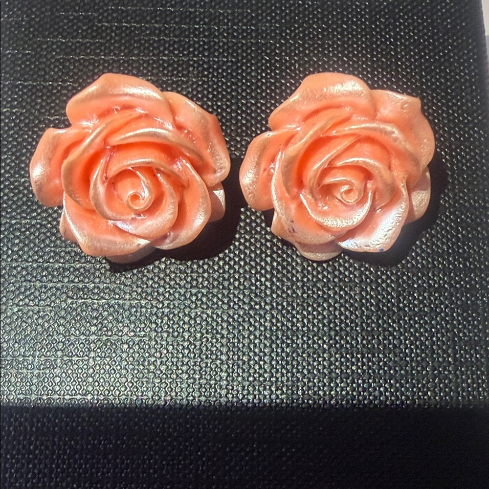 Elegant Rose Stud Earrings - Pink
